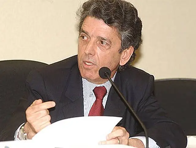 Justiça decreta prisão e Rogério Tolentino se apresenta à PF
