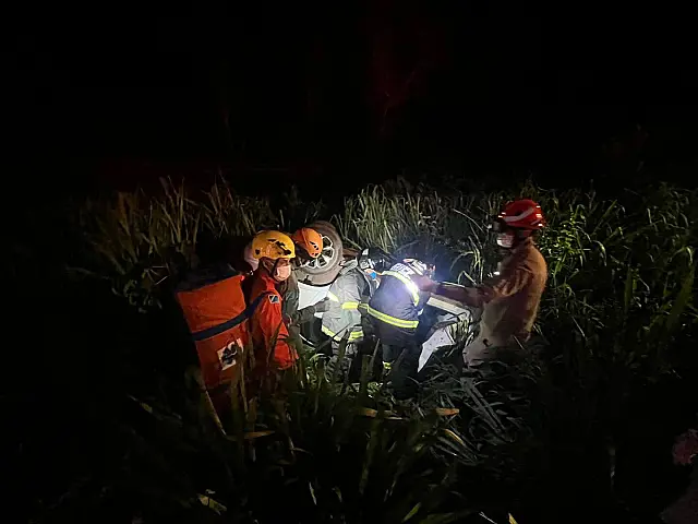 Condutor fica ferido após capotamento na BR-262, em Corumbá