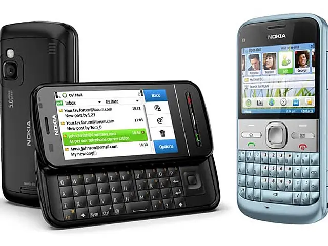 Nokia lança smartphones mais baratos para competir com BlackBerry