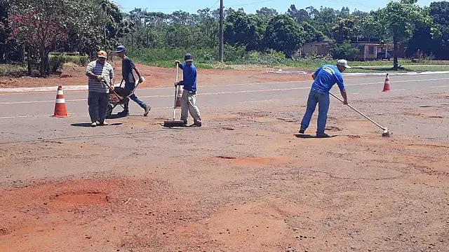 Prefeitura realiza operação Tapa Buraco nas ruas de Dois Irmãos do Buriti