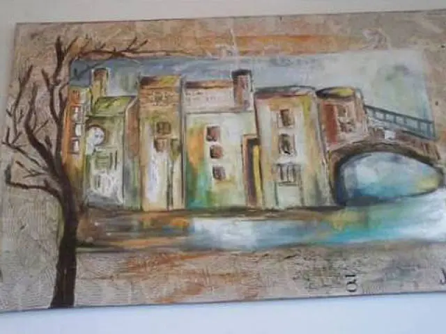 Artista paulista Ana Luísa Serrain realiza curso de 'Pintura com Colagens' no Centro Cultural