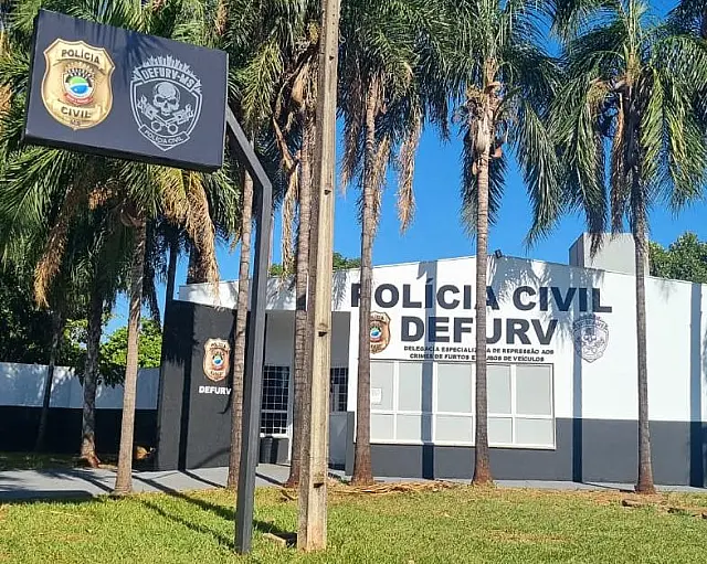 Policial é atacado após tentativa de fuga durante cumprimento a mandado de prisão na Capital