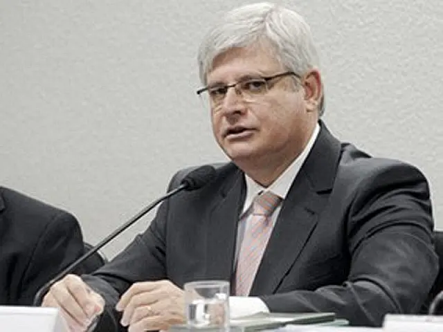 Janot pede ao Supremo a prisão de Renan, Cunha, Jucá e Sarney