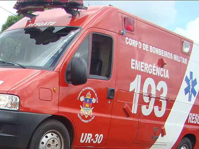 Acidente entre carro e moto deixa um ferido em Aquidauana