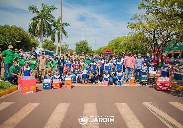 Departamento de Trânsito realiza blitz educativa em Jardim