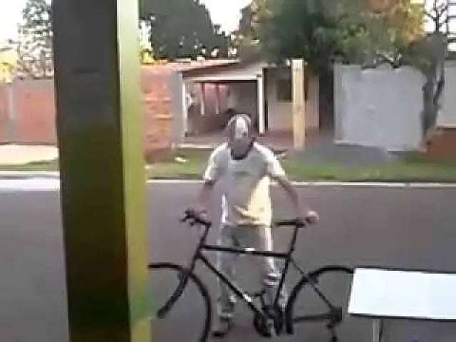 Ladrão folgado luta com vítima para roubar bicicleta em Anastácio
