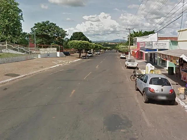 Sem motivo, homem apanha em conveniência e diz conhecer agressora dos ‘rolês’