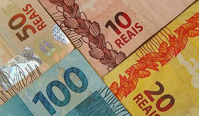 Salário de servidores estaduais será depositado amanhã