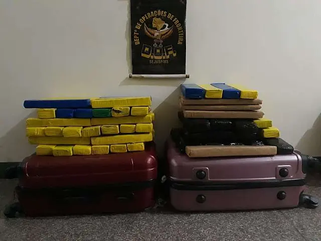 Casal é preso com 74 kg de maconha dentro de ônibus