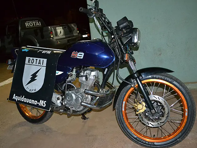 PM de Aquidauana recupera moto furtada; autor foge por matagal