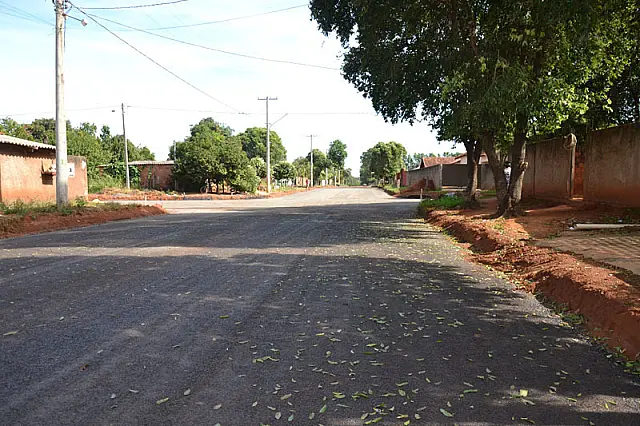 Vila Eliane e Cidade Nova são beneficiadas com obras de asfalto e drenagem