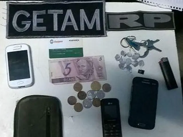 PM prende jovem por tráfico de drogas e participação em roubo