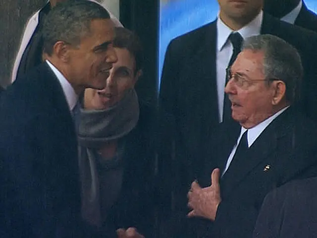 'Esses 50 anos mostraram que isolamento não funcionou', diz Obama sobre Cuba