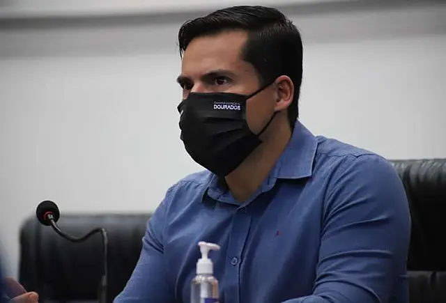 Juiz anula decisão do presidente da Câmara que arquivou denúncia contra vereador