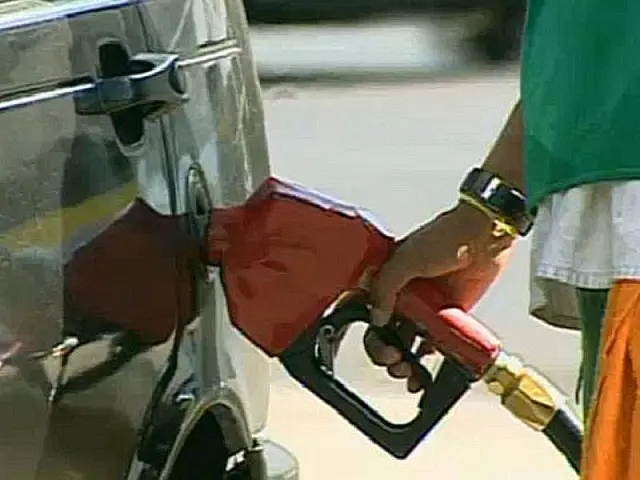 Preço da gasolina deve subir ainda neste ano, sinaliza Graça Foster