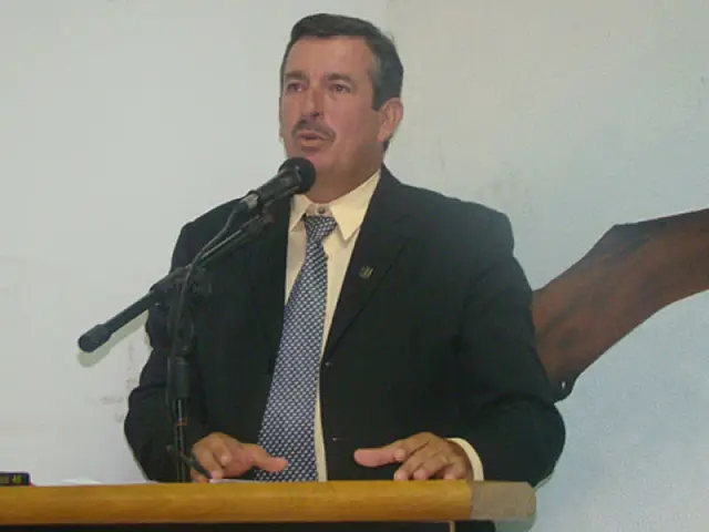 Vereadores cumprimentam diretores da Enersul