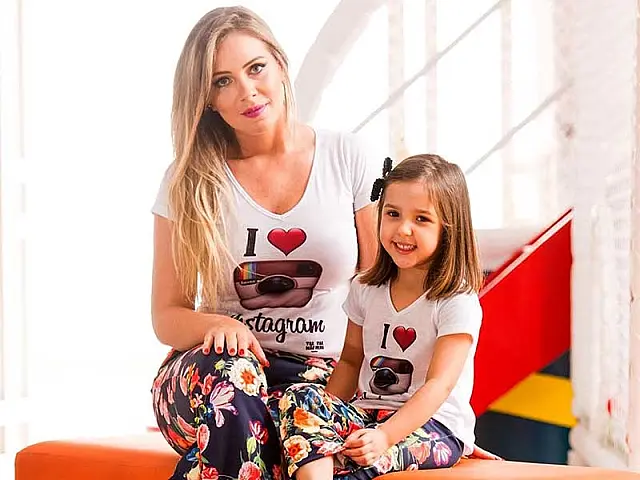 No mesmo estilo, loja Tal Mãe Tal Filha Fashion realiza sonho de deixar filhos e pais iguaizinhos um ao outro