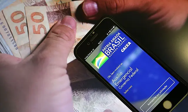 Caixa paga hoje auxílio emergencial a nascidos em junho