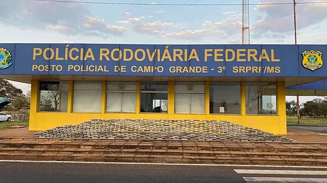 Caminhoneiro é preso com cocaína escondida em carga de soja; prejuízo de R$ 90 milhões ao tráfico