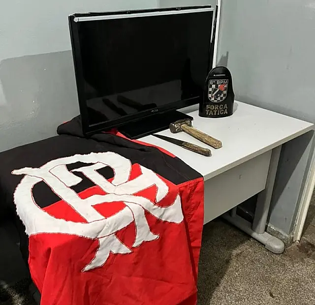 Ladrão de pizzaria é preso com bandeira do flamengo em Corumbá