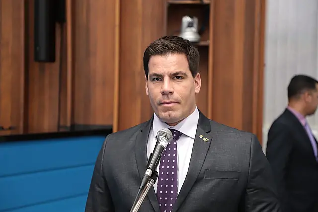 Após pedir prorrogação de abono, governo ouve Capitão Contar e concede prazo
