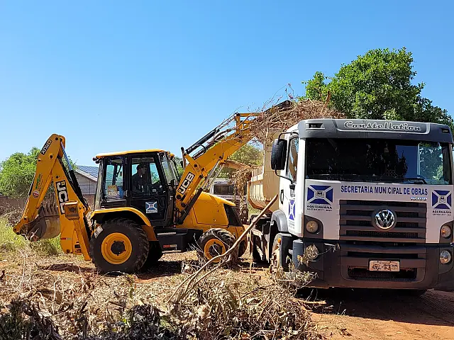 Vila Bancária recebe mutirão de limpeza