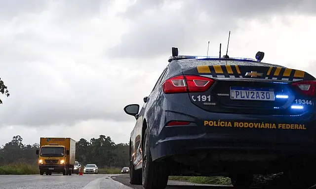 Acidentes em estradas matam 56 pessoas no feriado prolongado no Brasil