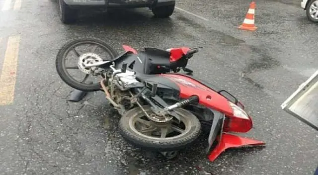 Embriagado e sem CNH, homem sofre queda de moto e acaba preso