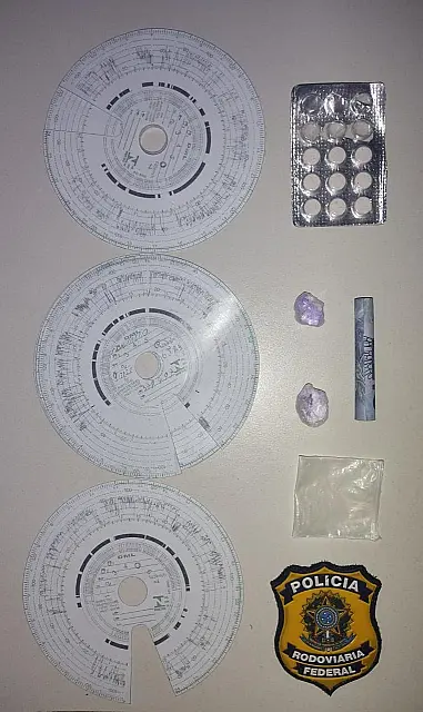 Policiais flagram caminhoneiros dirigindo sob efeitos de drogas