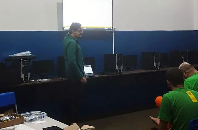 Projeto leva robótica a internos da Penitenciária Estadual de Dourados