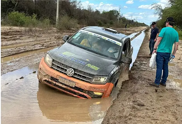 Carros atolados e desvios de rota marcam 3° expedição da Rila
