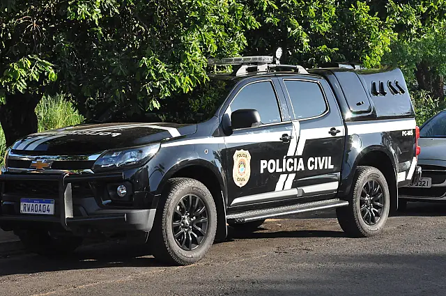 Adolescente de 15 anos é apreendido por tentar furtar carro estacionado