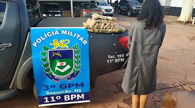 Polícia Militar prende mulher com 12kg de drogas no Distrito do Boqueirão