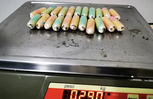 Bolivianos são presos com 140 cápsulas de cocaína no estômago em Corumbá