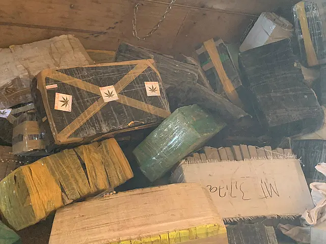 Polícia intercepta carga com 4,6 toneladas de maconha na fronteira