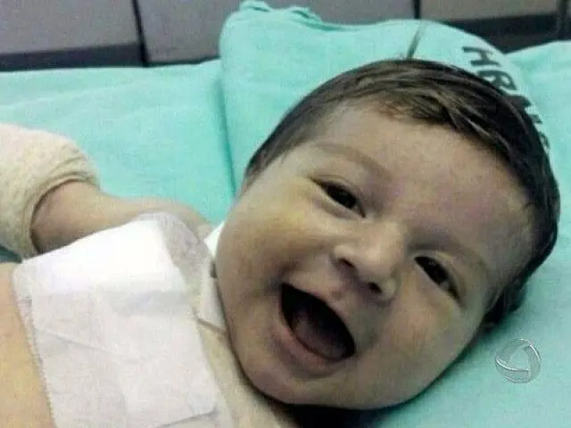 Família tenta doação de medula para bebê com doença rara