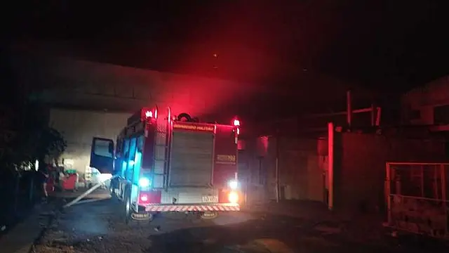 Supermercado pega fogo e mobiliza bombeiros em Nova Andradina