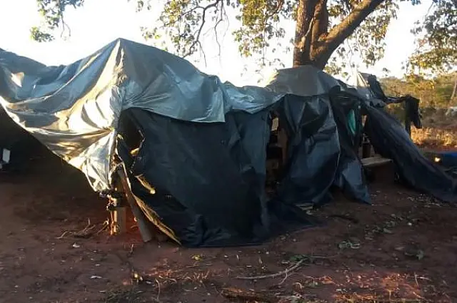 Trabalhadores de Miranda bebiam água em tanque de limpar fossa