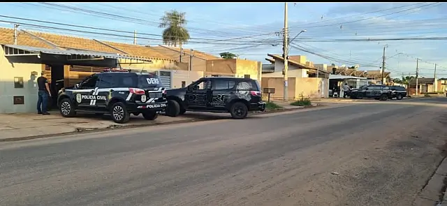 Homem é preso com pistola com seletor de rajadas