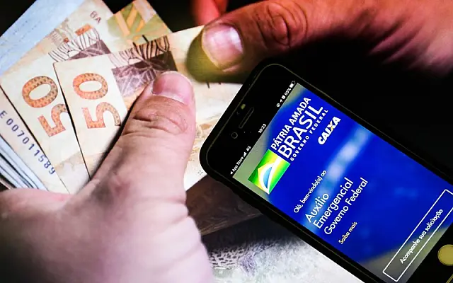 Nascidos em outubro podem sacar auxílio emergencial