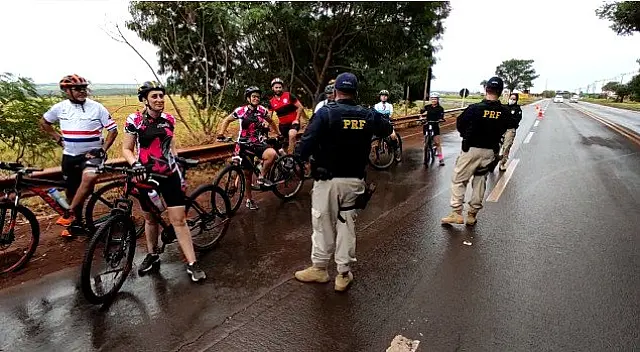 PRF e grupos de Ciclismo realizam ação de conscientização
