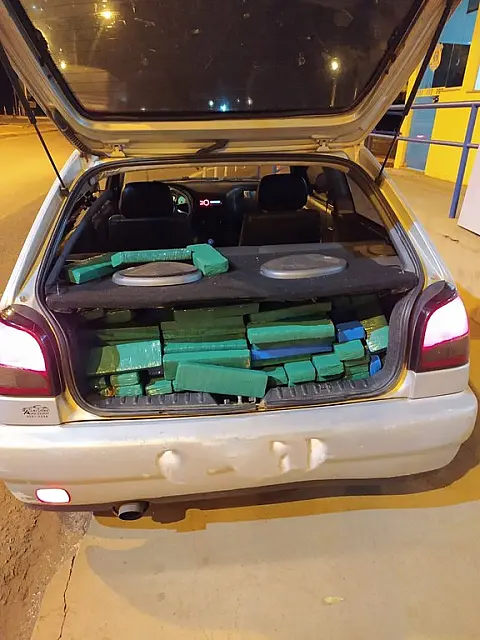 Na BR-163 duas mulheres são presas pela PRF com 180 kg de drogas