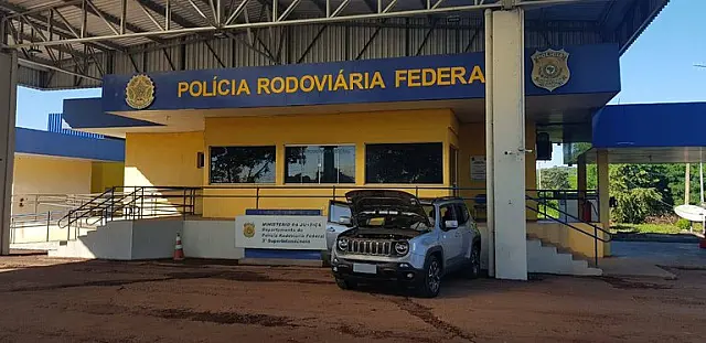 Após abordagem, PRF recupera veículo furtado em Miranda