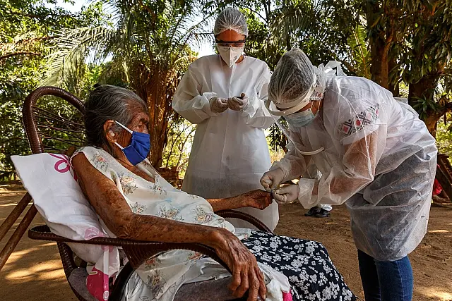 Vacinação contra a covid-19 com imunizante bivalente será em 5 fases
