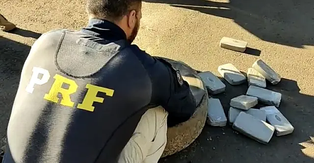 Na capital, PRF apreende 70 kg de pasta base escondidos em camionete