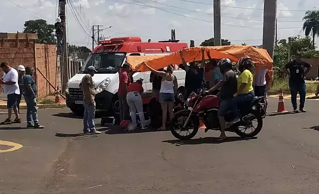 Colisão entre carro e moto mata homem de 30 anos