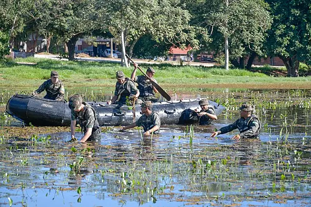 Prefeitura e Exército realizam mutirão de limpeza na Lagoa Comprida