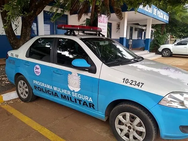 Mulher é resgatada da casa onde era mantida presa com a filha de 9 meses