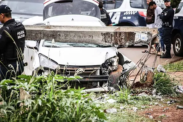 Perseguição termina com presos em carro que era usado em roubos e furtos