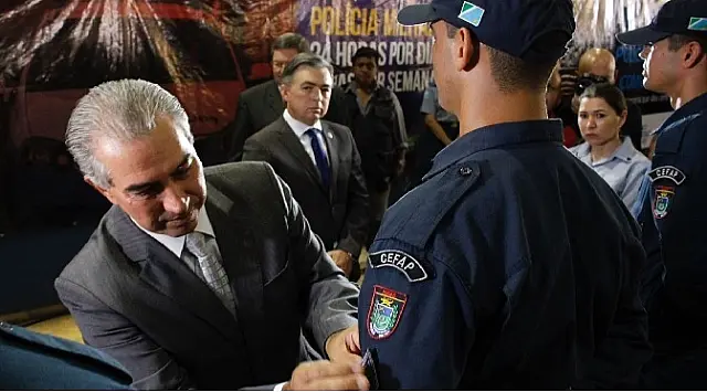 Durante formatura de cabos, governador ratifica concurso da PM